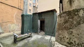 Нежилое здание площадью 8 кв. м, расположенное на земельном участке площадью 8 кв. м на Можайской улице